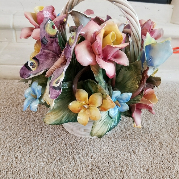 ❤EUC❤ CAPODIMONTE LARGE BASKET - Picture 12 of 16